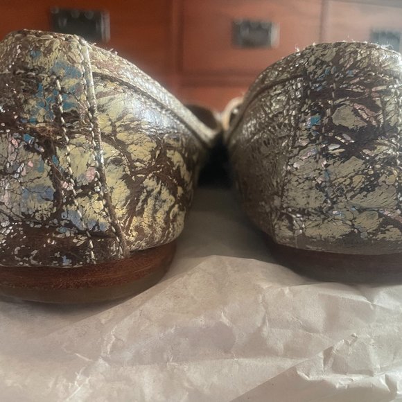 Frye Carson Ballet Flat size 8.5 cracked silver - Picture 3 of 4